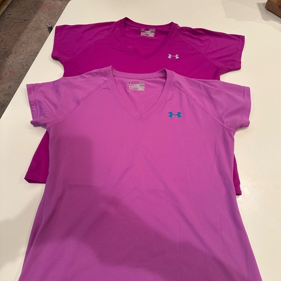Under Armour Women Heat Gear short sleeve V-neck T-shirt, Med preowned - Picture 1 of 5